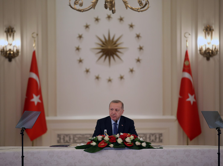 Türkiye Cumhurbaşkanı Recep Tayyip Erdoğan: “KOVID-19 salgınının etkilerini azaltmak için toplamda 100 milyar liralık bir kaynağı devreye alıyoruz.“