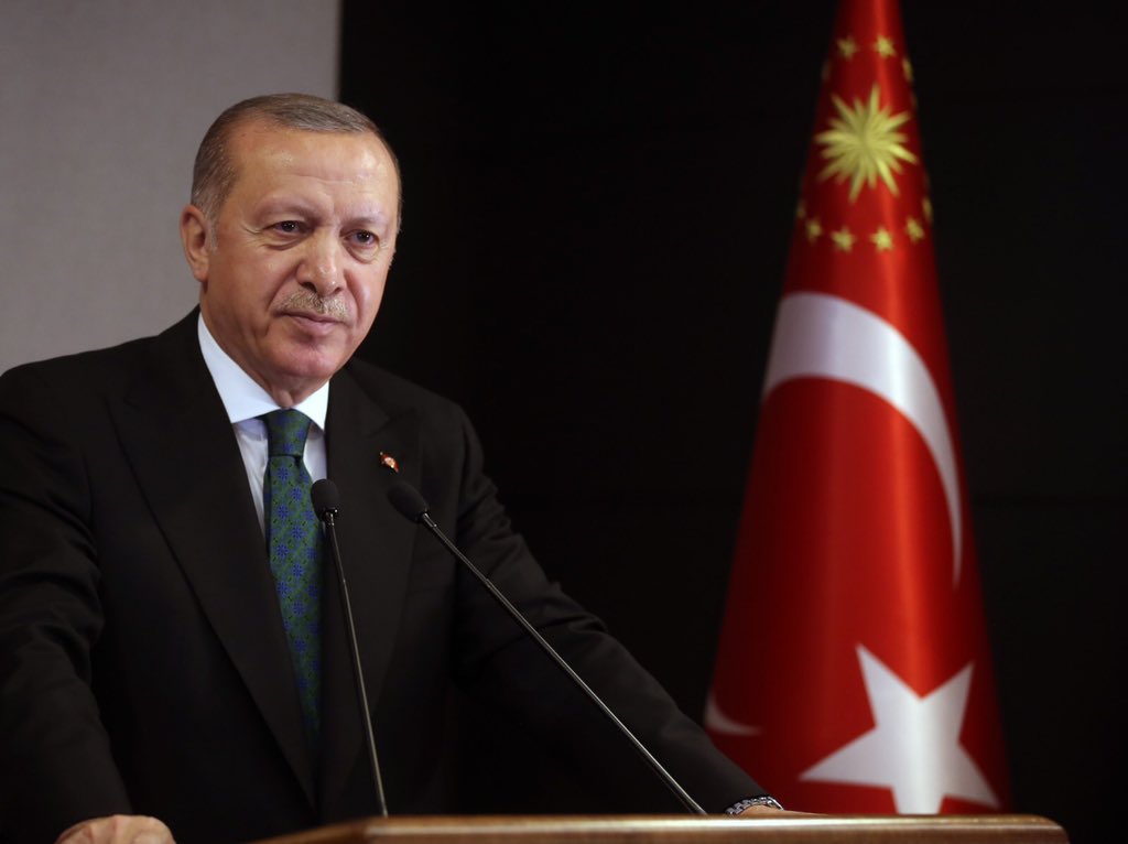 Cumhurbaşkanı Erdoğan: “Küresel bir felaket hâlini alan COVID-19 hastalığının üstesinden gelerek Ramazan’ın sonunda çifte bayram yapmayı niyaz ediyoruz”
