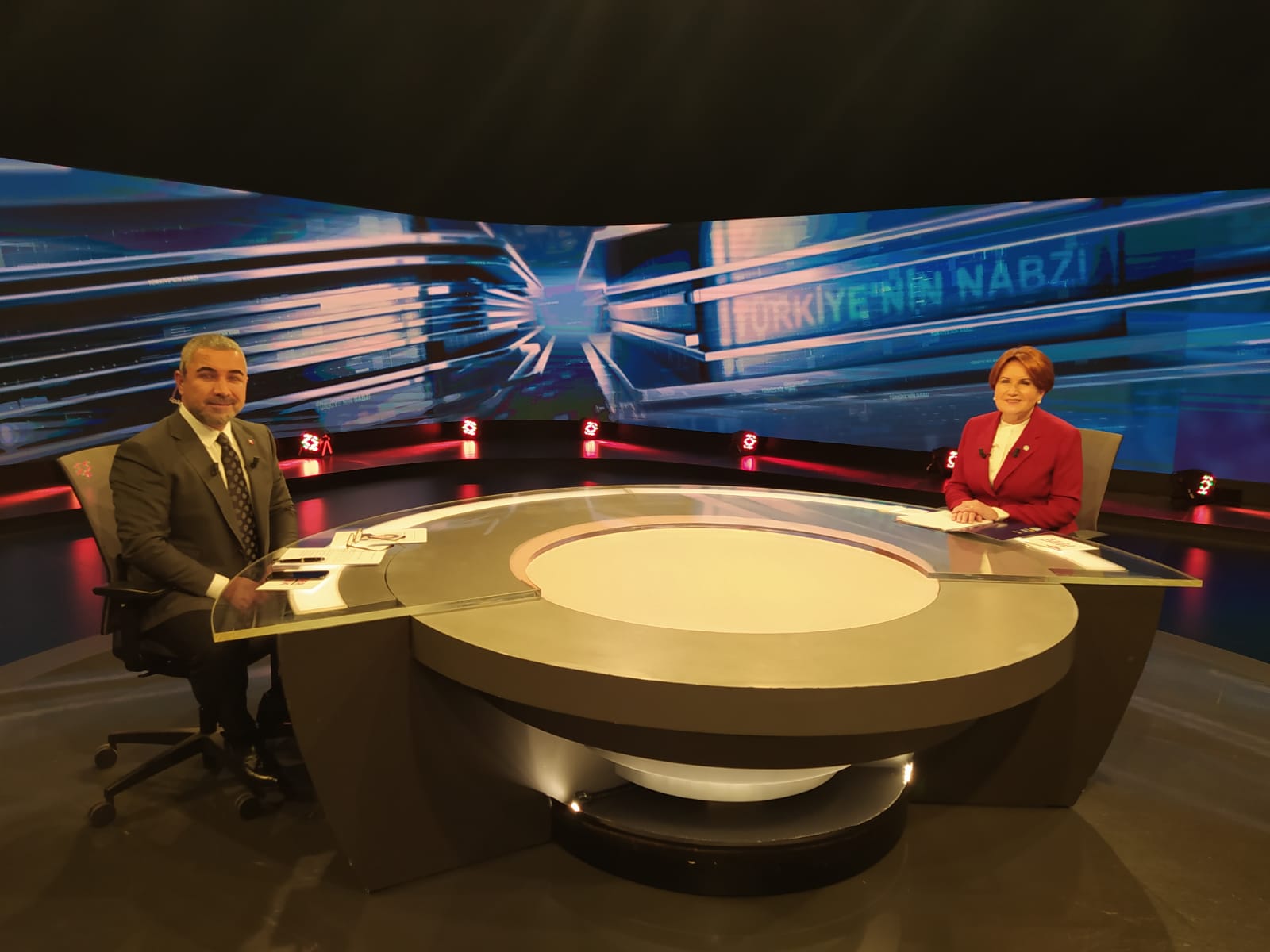 Meral AKŞENER: “21. yüzyılda; bilgiye erişim hızlandı, internet hayatımıza girdi, yeni değer setleri oluşturuldu!”