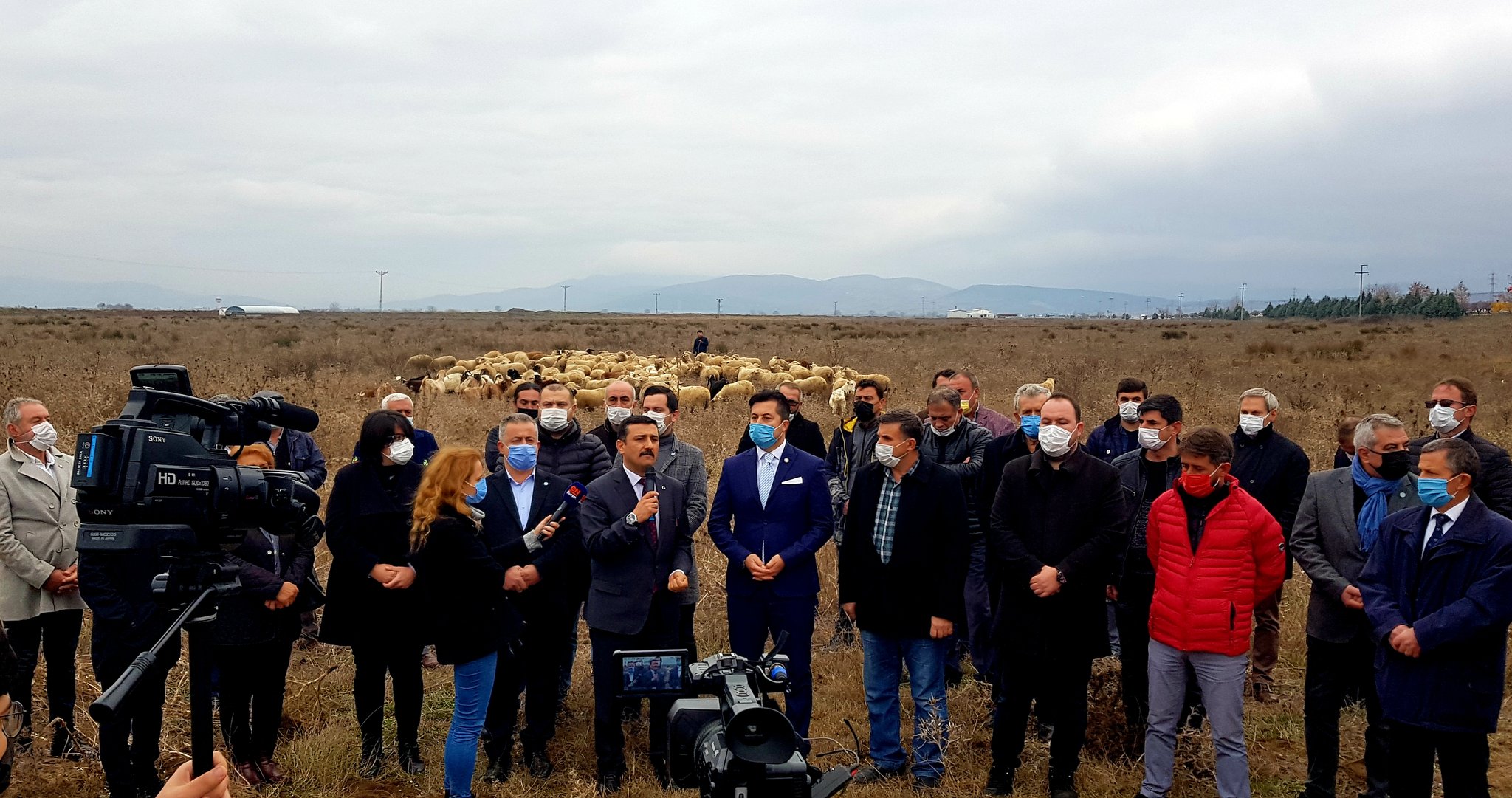 İYİ Parti Bursa İl Başkanı Selçuk TÜRKOĞLU: “Birinci derece tarım arazisi olan Yenişehir’in verimli ovasının tam ortasına yapılması planlanan cezaevi projesinin iptali Yenişehirliler’e nihayet rahat nefes aldırmıştır!”