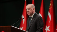 Cumhurbaşkanı Erdoğan: “Ramazan ayının ilk iki haftasında tedbirleri biraz daha sıkılaştırarak kısmi kapanma uygulamasına geçiyoruz. Amacımız, bu iki haftalık sürede vaka ve vefat sayılarında önemli oranda düşüş sağlamaktır!”