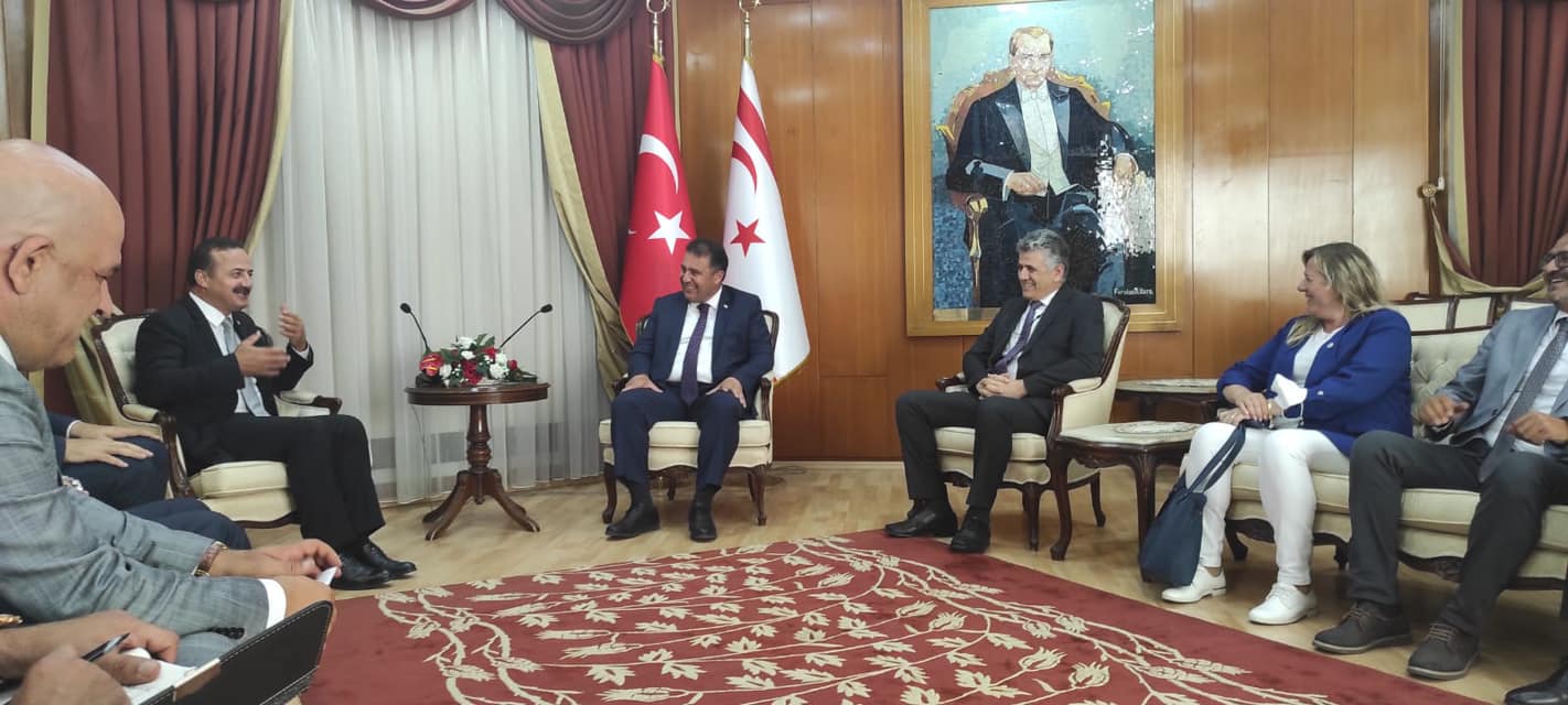 İYİ Parti İstanbul İl Başkan Yardımcısı Mehtap Nazan Göktaş: “Kuzey Kıbrıs Türk Cumhuriyeti Başbakan’ı Ersan Saner’i, Türk Dünyası ve Yurt Dışı Türkler’den sorumlu Genel Başkan Yardımcımız Yavuz Ağıralioğlu ile ziyaret ettik!”