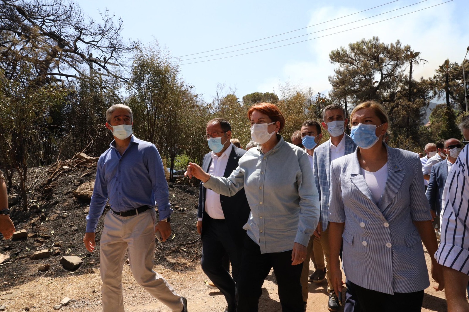 İYİ Parti Genel Başkanı Meral Akşener, Marmaris yangın bölgesinde incelemede bulundu!