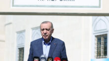 Cumhurbaşkanı Erdoğan: “Ben şu ana kadar Amerika’daki liderlerin hiçbiri ile böyle bir konum yaşamadım! Ama şu anda maalesef böyle bir durumdayız ve Amerika’da bizim münasebetlerimiz iki NATO ülkesi olarak bu olmamalı!”