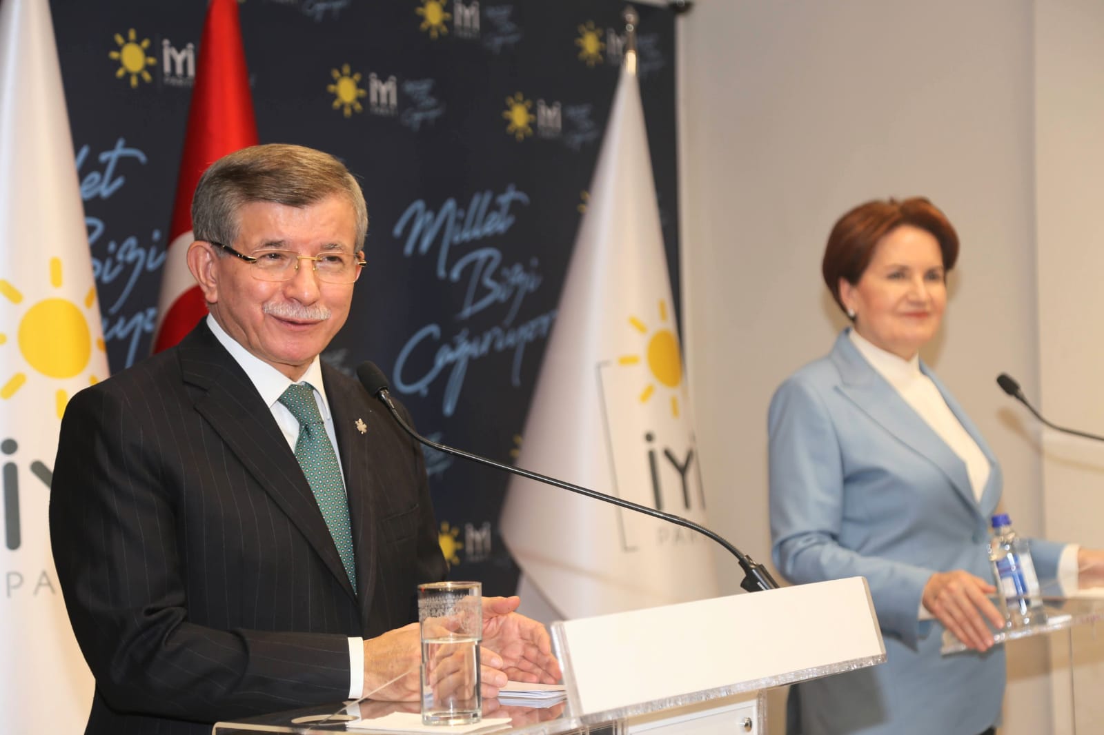 Davutoğlu ekibiyle birlikte, İYİ Parti Genel Merkezinde, Akşener ve ekibini gündemle ilgili ziyaret etti!
