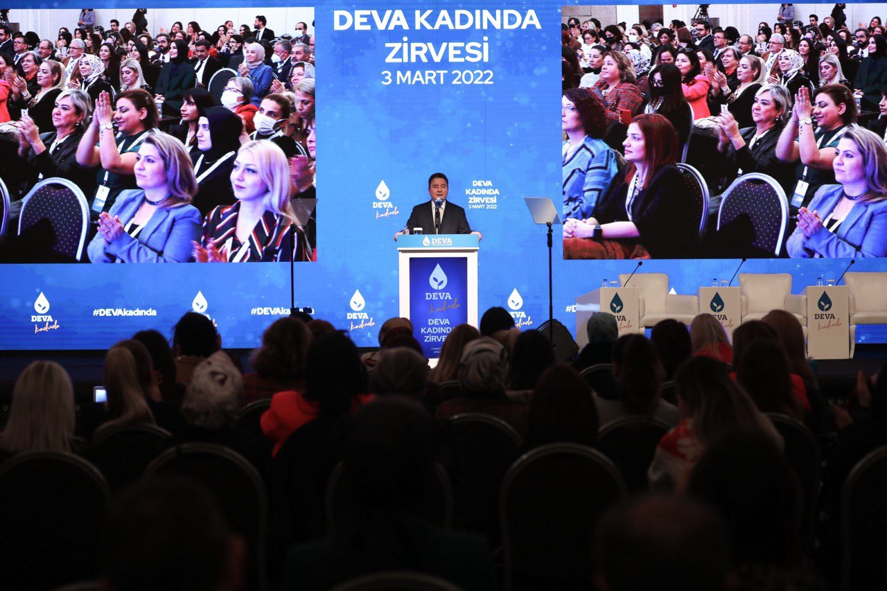 Ali Babacan, Kadın Politikaları Başkanı Elif Esen öncülüğünde düzenlenen 2. DEVA Kadında Zirvesi’nde konuştu: “Siyaset, sadece erkeklere bırakılmayacak kadar ciddi bir iştir!”