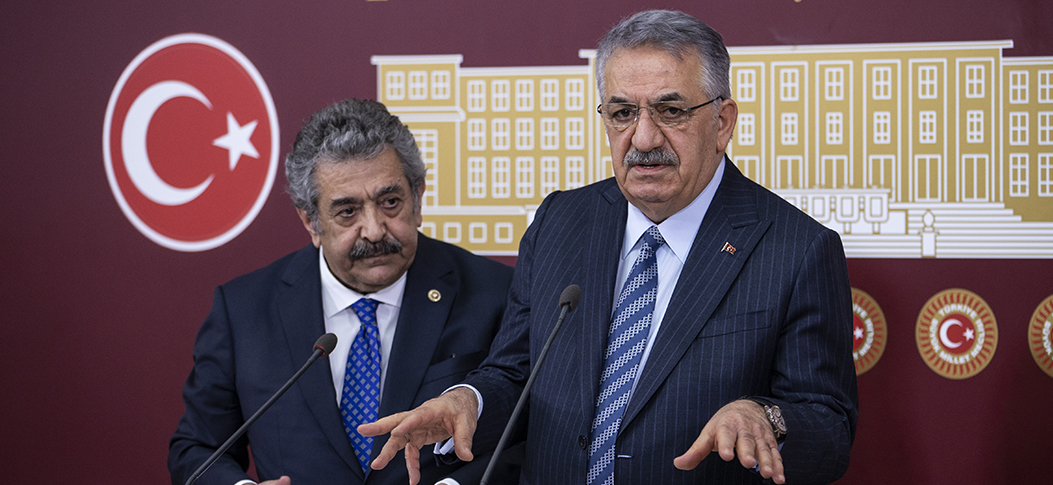 AK Parti ve MHP Gen. Bşk. Yrd. Hayati Yazıcı ile Feti Yıldız, TBMM’de ortak basın toplantısı düzenledi: “Seçim barajının %7’ye indirilmesini teklif ediyoruz!”