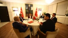 Altı Genel Başkan’ın Ortak Açıklaması: “Güçlendirilmiş Parlamenter Sisteme geçiş sürecinin anayasal ve yasal çerçevesi, seçim güvenliği ve işbirliğimizin temel ilke ve hedefleri konularında çalışma grupları oluşturmaya karar verdik!”