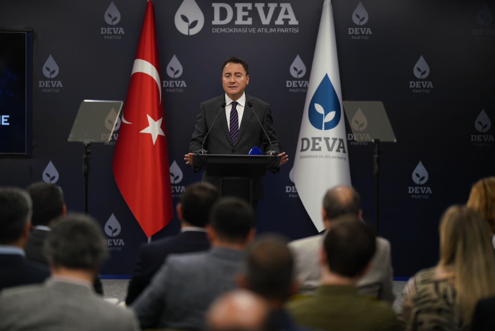 Ali Babacan: “Sandık günü geldiğinde, akşam sayımlar tamamlanıp sonuçlar açıklanınca göreceğiz ki inşallah seçimin yıldızı DEVA Partisi olacak!”