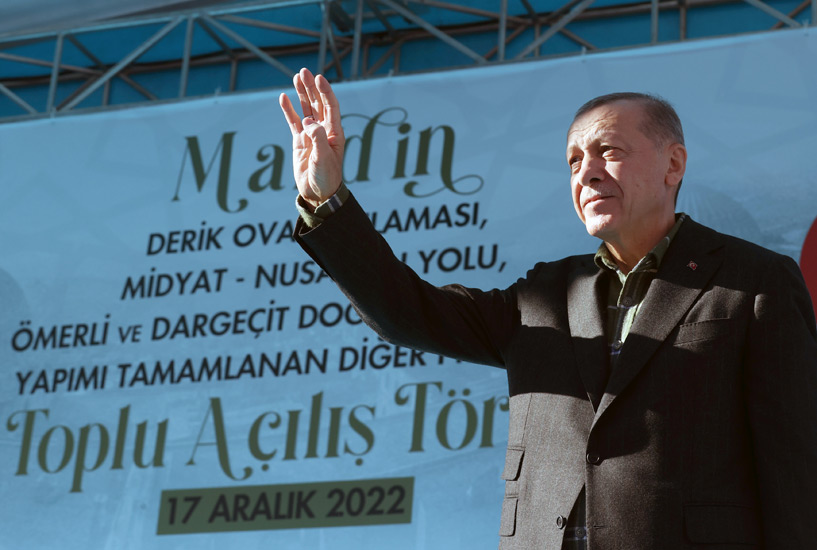 Cumhurbaşkanı Recep Tayyip Erdoğan, Mardin’de gerçekleştirilen toplu açılış töreninde konuşma yaptı: “Bizim demokrasiye, siyasetin meşru yöntemlerle yapılmasına olan bağlılığımızı kimse sorgulayamaz!”