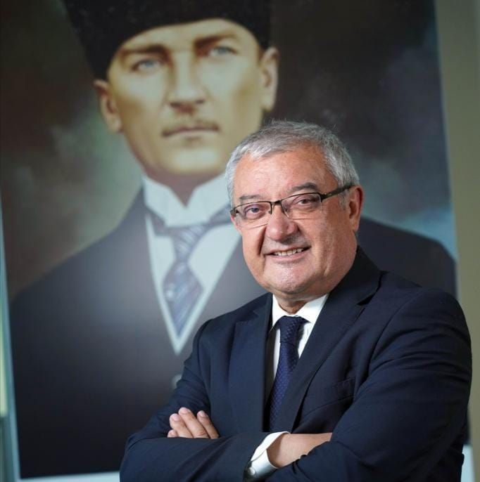 Ömer Lütfi Özenç; Bağımsız Denetçi & Mali Müşavir & Maliyeci & Bürokrat & İş İnsanı & Sanatsever & STK Yöneticisi & Siyasetçi
