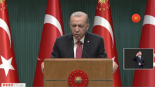 Cumhurbaşkanı Recep Tayyip Erdoğan: “Bayrağımıza uzanan mülevves elleri kırmasını bildiğimiz gibi, ülkemize sığınan mazlumlara uzanan elleri de kırmasını biliriz!”